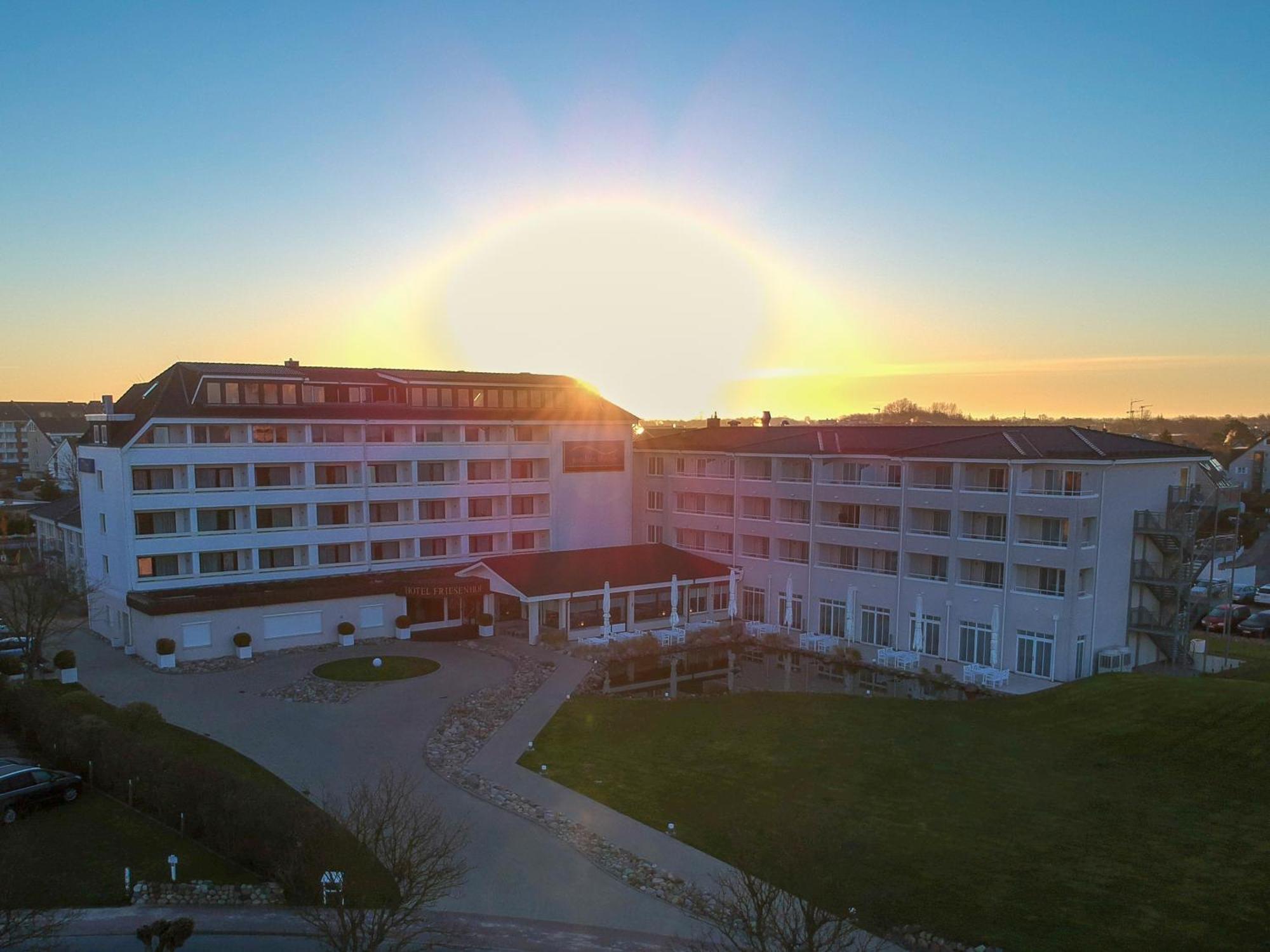 Nordica Hotel Friesenhof Бюзум Экстерьер фото