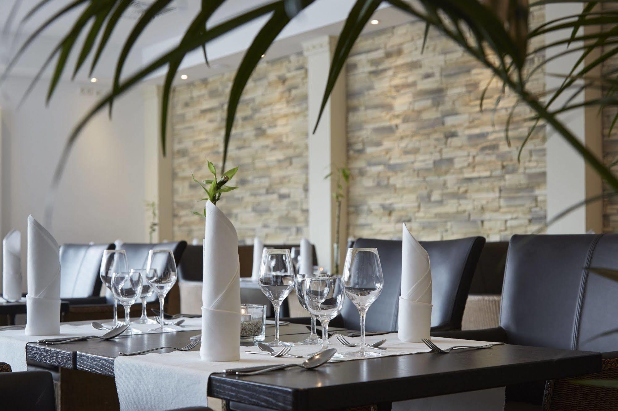 Nordica Hotel Friesenhof Бюзум Экстерьер фото