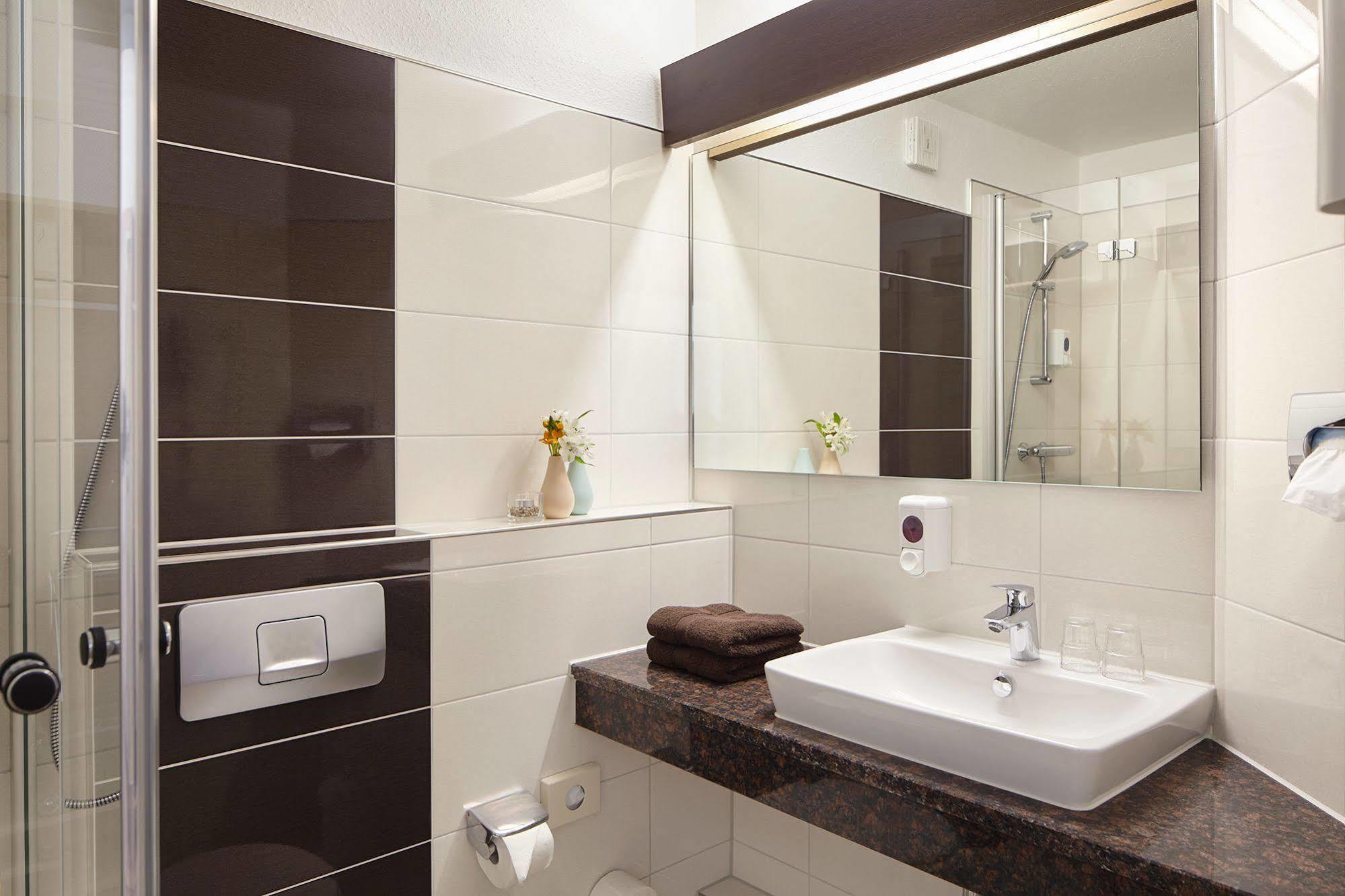 Nordica Hotel Friesenhof Бюзум Экстерьер фото