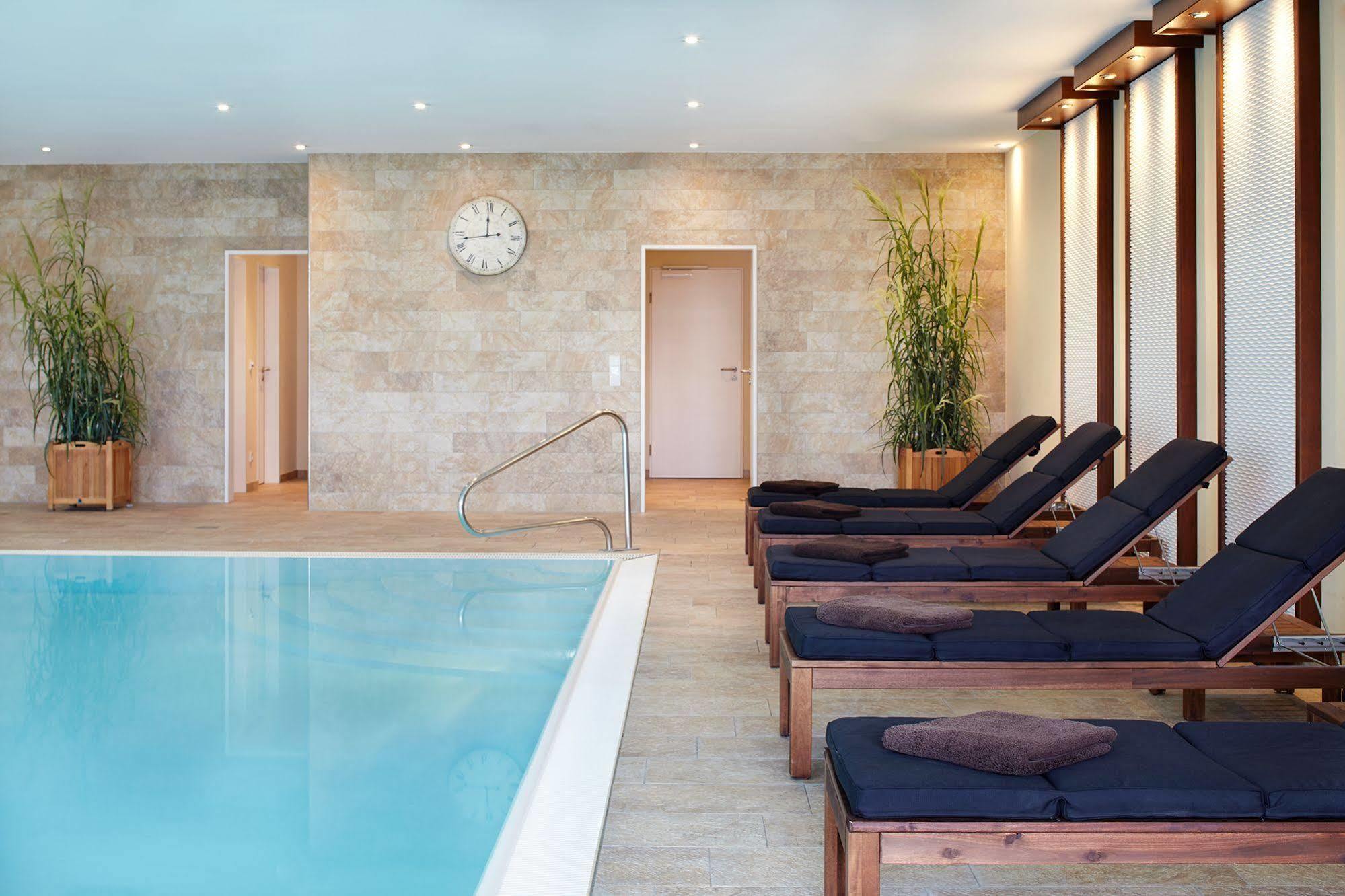 Nordica Hotel Friesenhof Бюзум Экстерьер фото