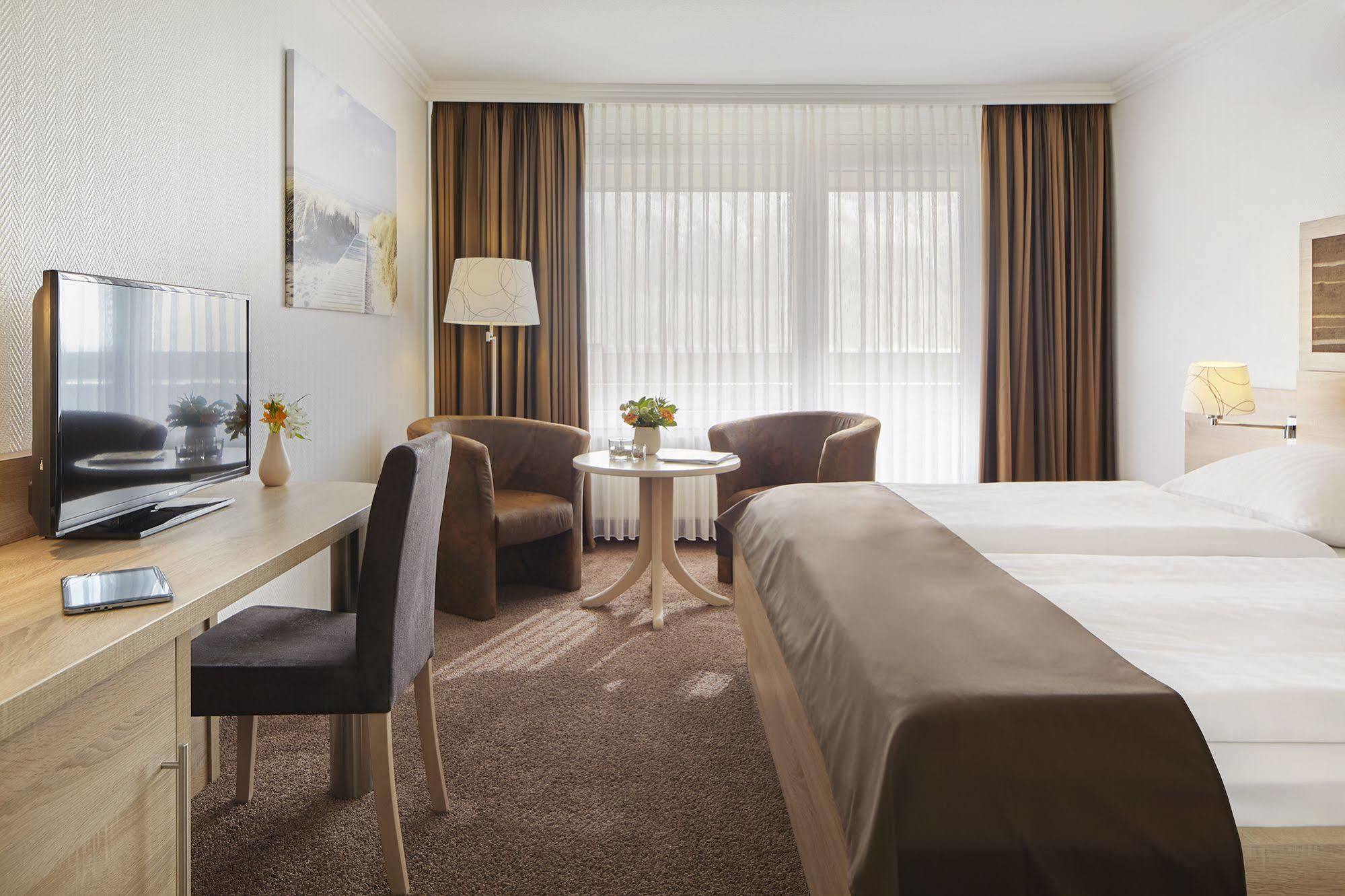 Nordica Hotel Friesenhof Бюзум Экстерьер фото